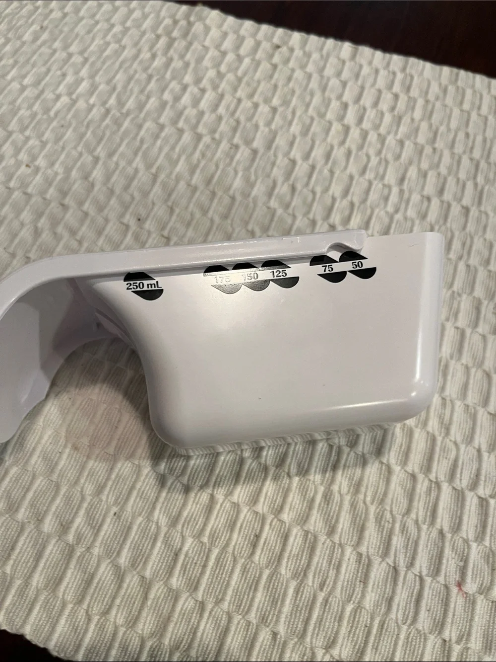 The pampered chef adjustable scoop